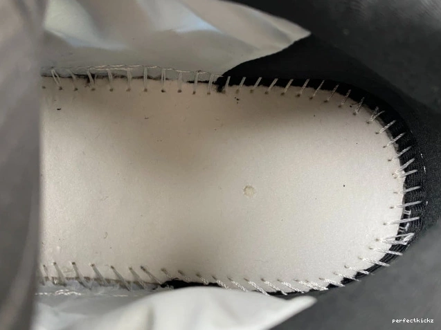 Adidas Tint Blue GZ0711 MNVN 700 Yeezy Boost 0812